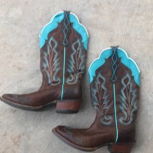 Ariat cowgirl boots